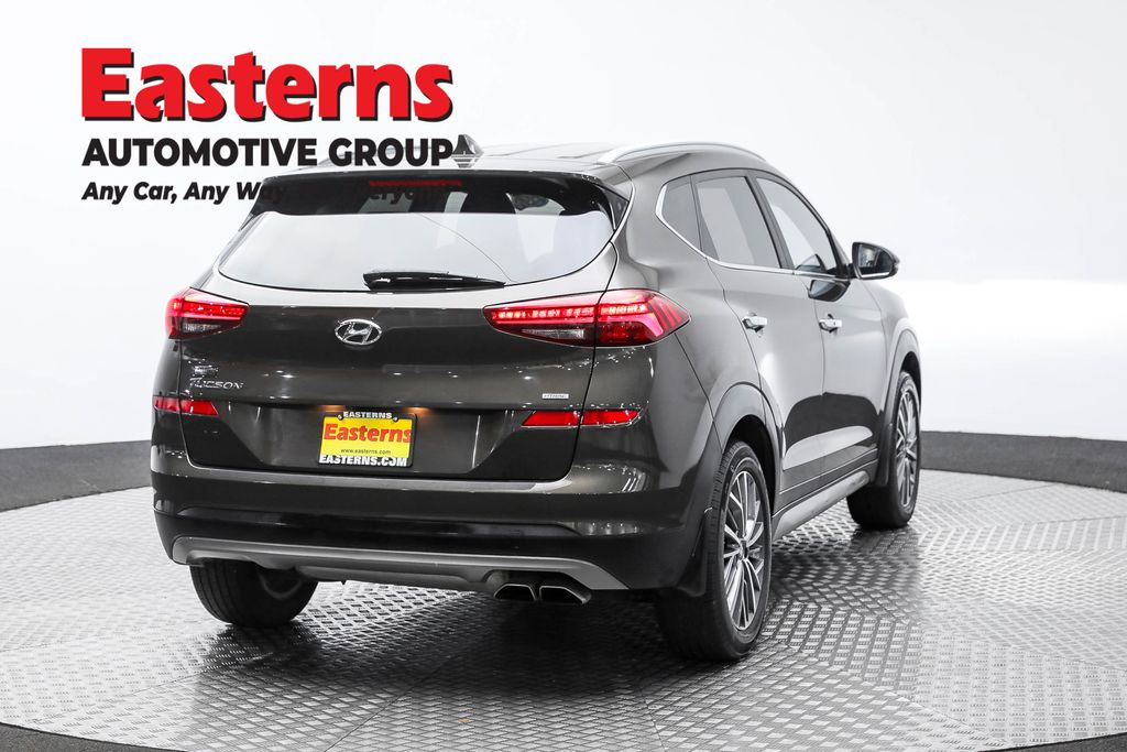 Vehicle image 22 of 61
