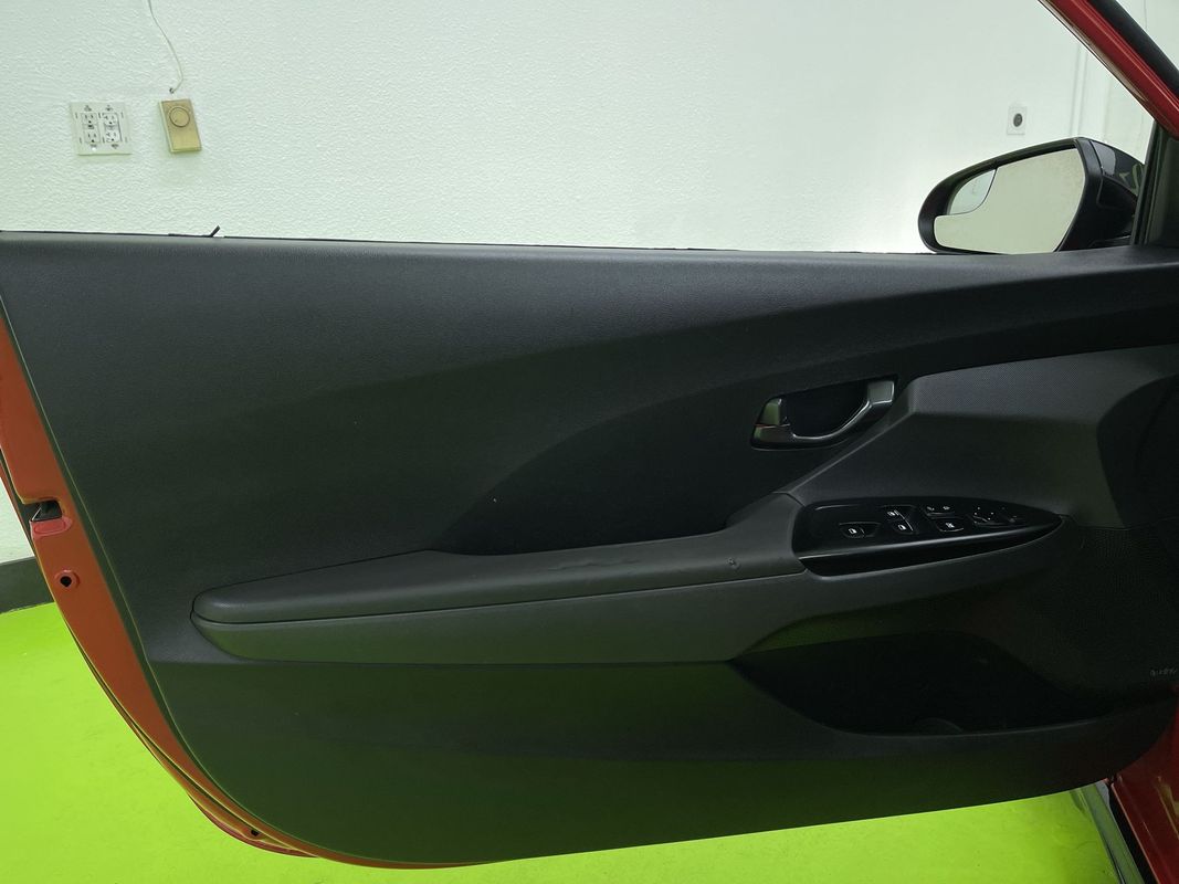 Vehicle image 16 of 29