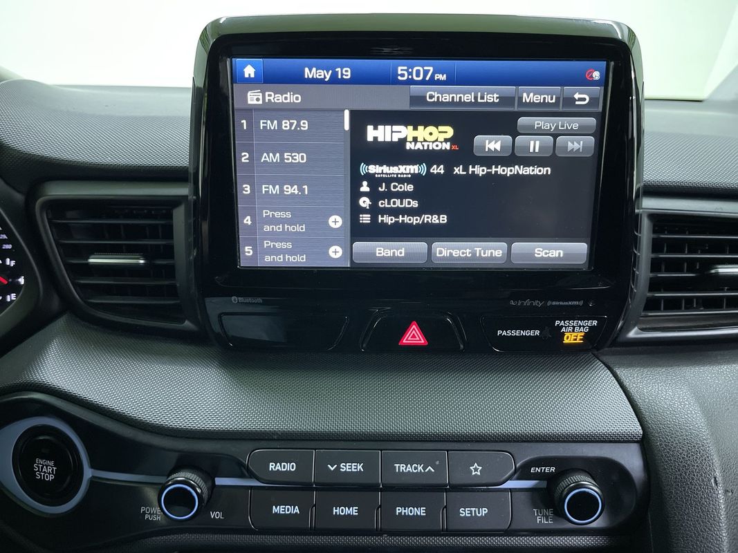 Vehicle image 21 of 29