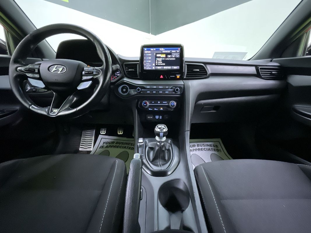 Vehicle image 18 of 29