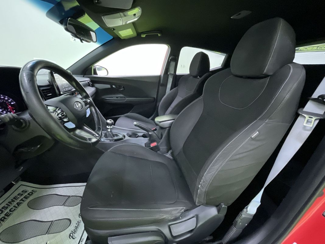Vehicle image 17 of 29