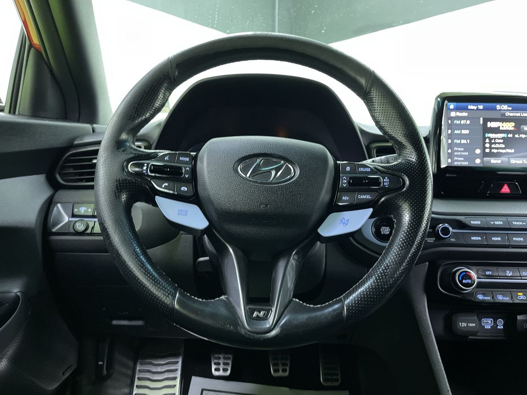 Vehicle image 20 of 29