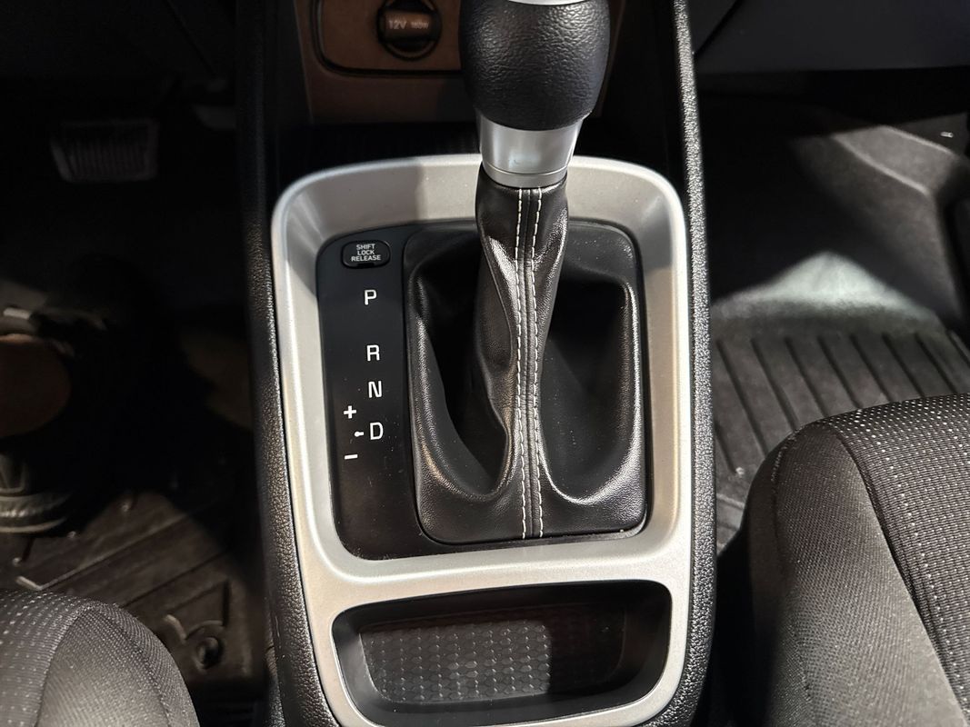 Vehicle image 13 of 16