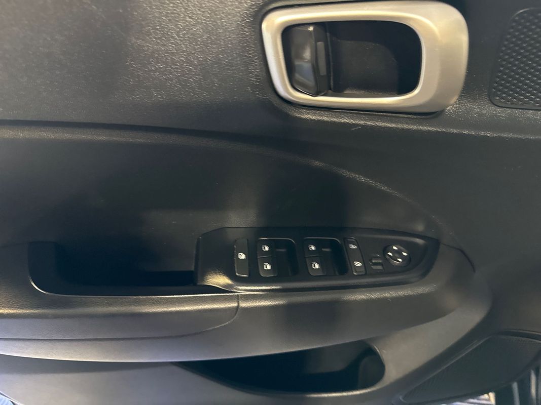 Vehicle image 9 of 16