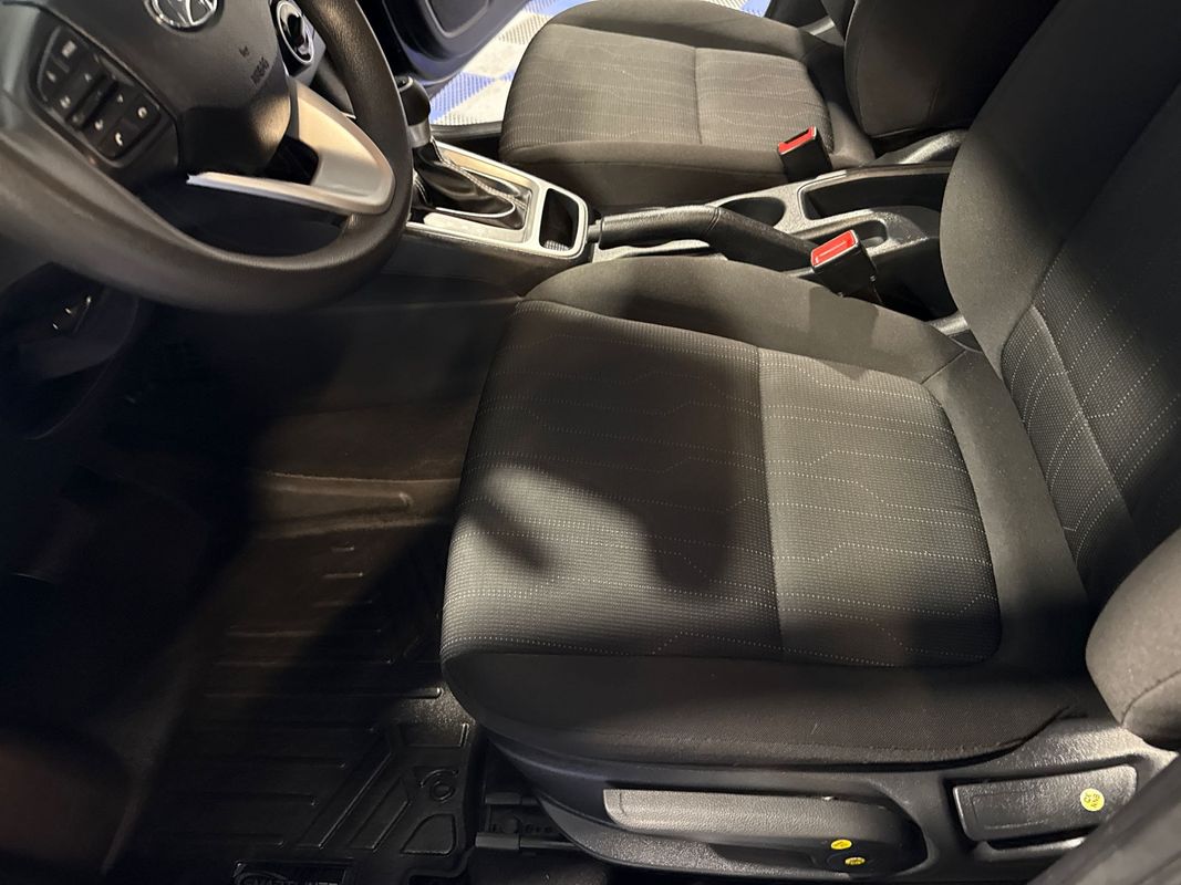 Vehicle image 10 of 16