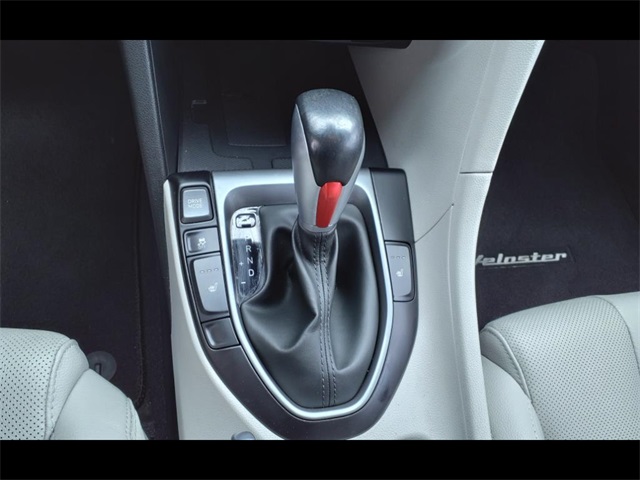 Vehicle image 16 of 22