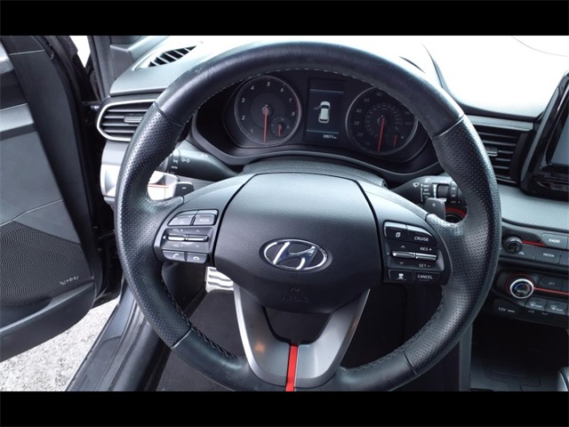 Vehicle image 10 of 22