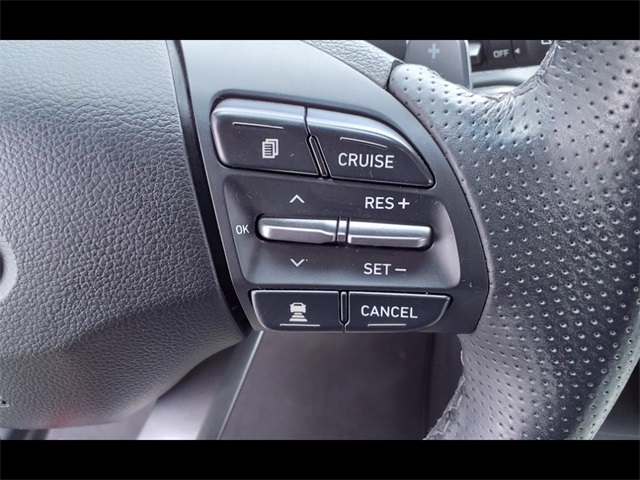 Vehicle image 11 of 22