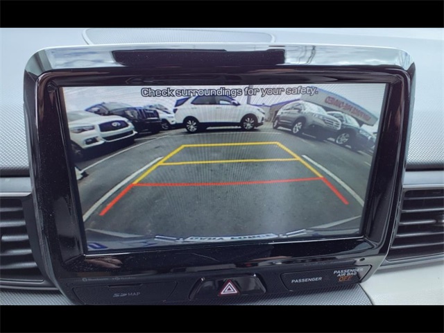 Vehicle image 14 of 22