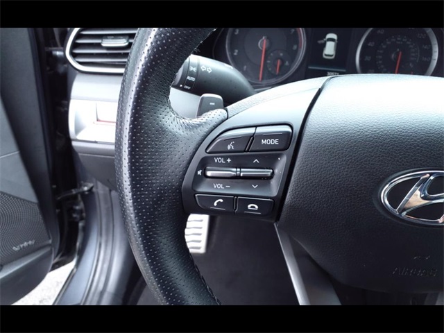 Vehicle image 9 of 22