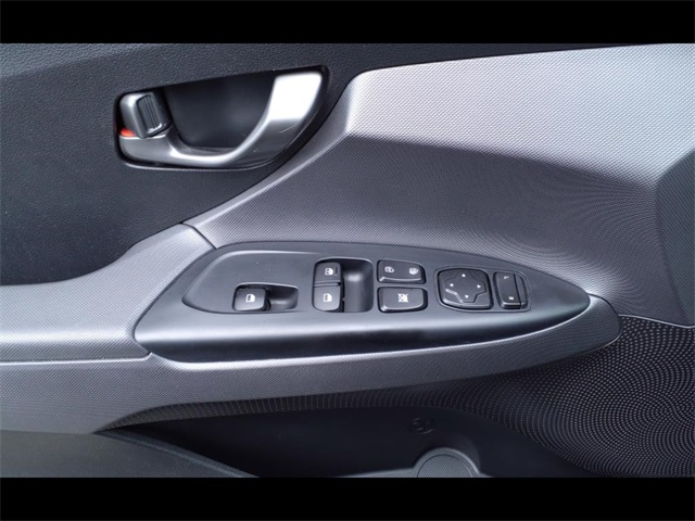 Vehicle image 19 of 22