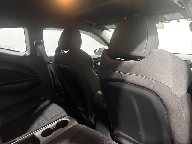 Vehicle image 21 of 29