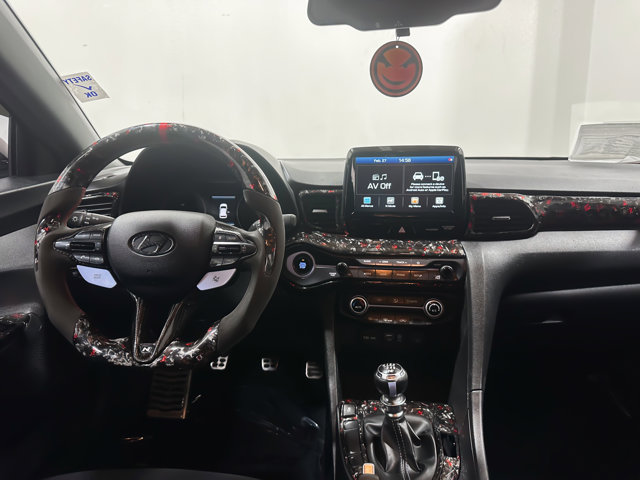 Vehicle image 27 of 29