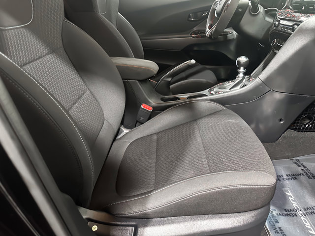 Vehicle image 23 of 29
