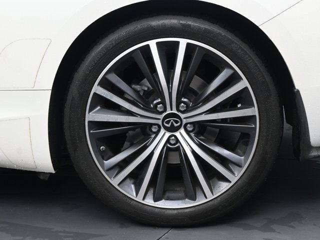 Vehicle image 24 of 36