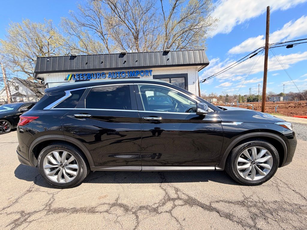 2020 INFINITI QX50 Luxe Image 3 of 28