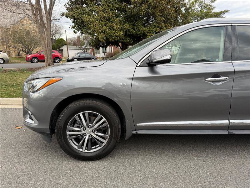 2020 INFINITI QX60 Luxe Image 2 of 42
