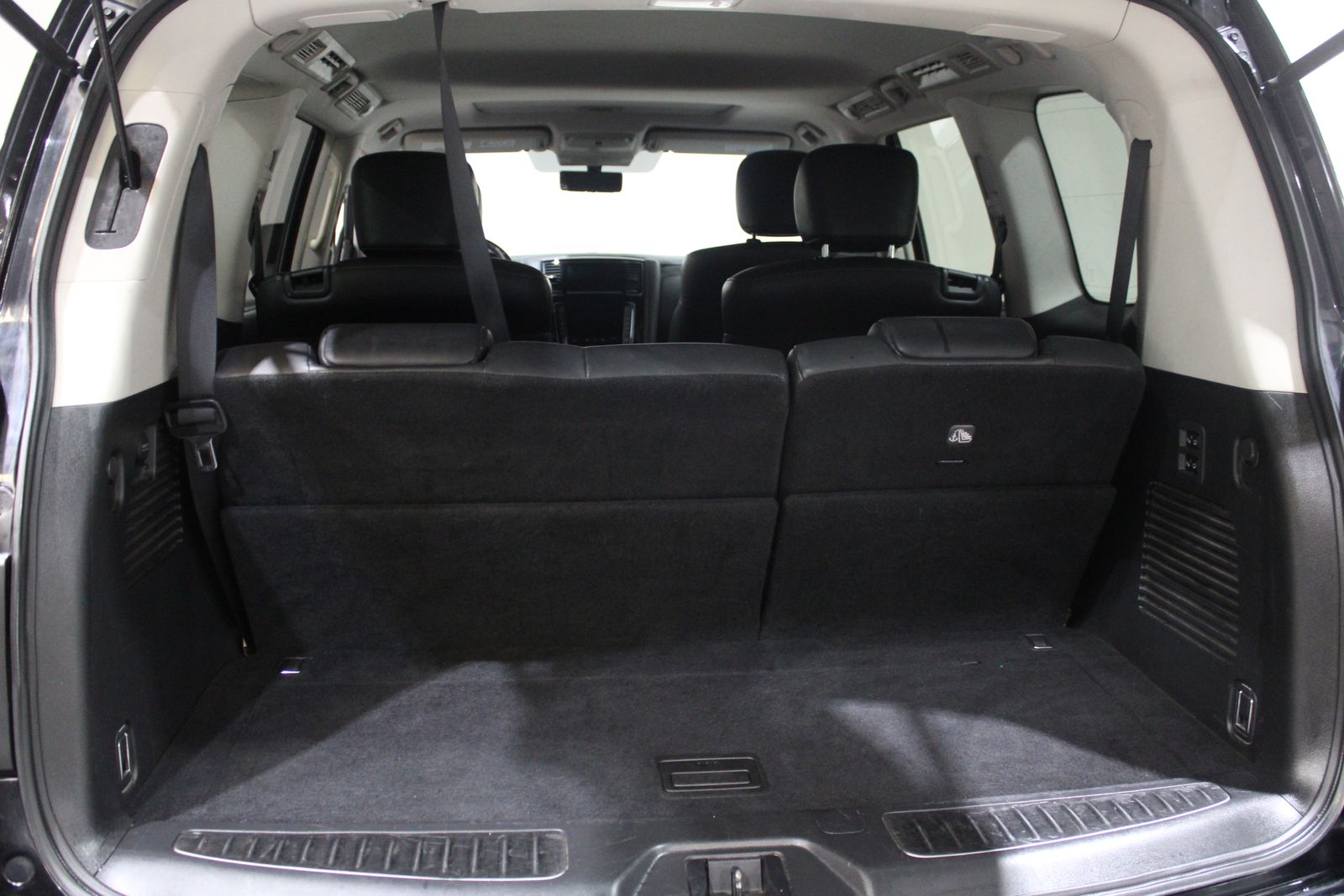 2020 INFINITI QX80 Luxe Image 14 of 41