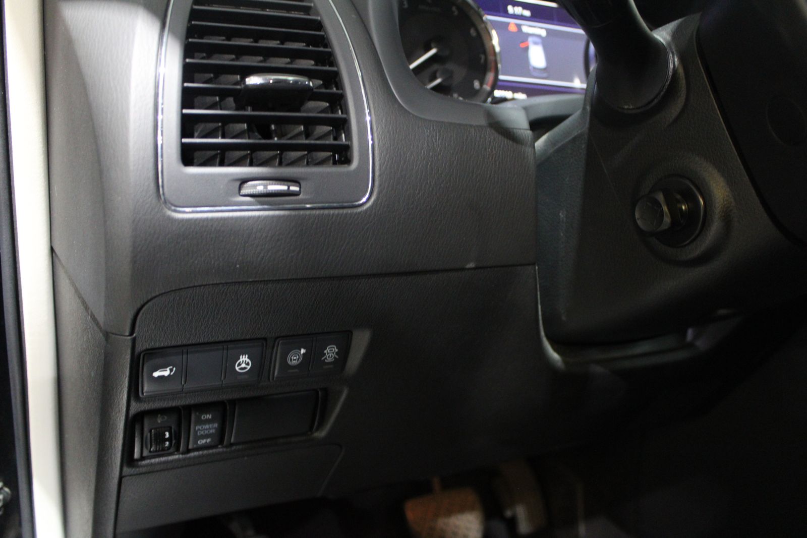 2020 INFINITI QX80 Luxe Image 38 of 41