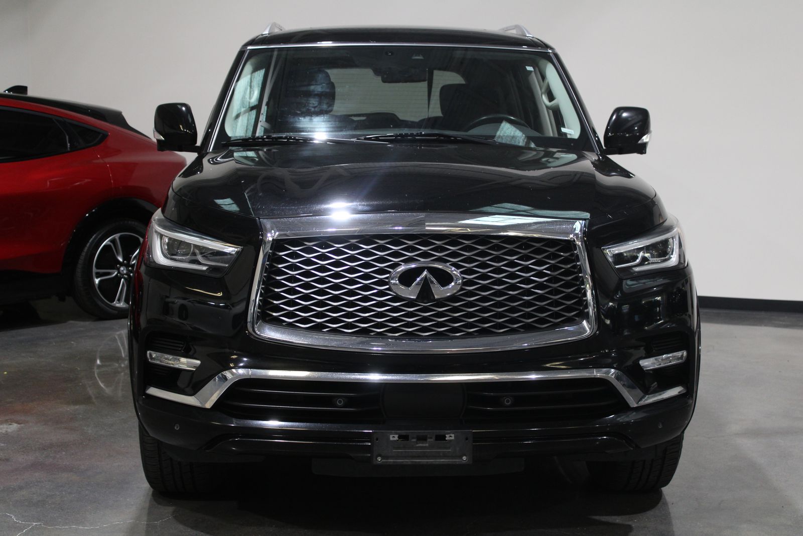 2020 INFINITI QX80 Luxe Image 3 of 41