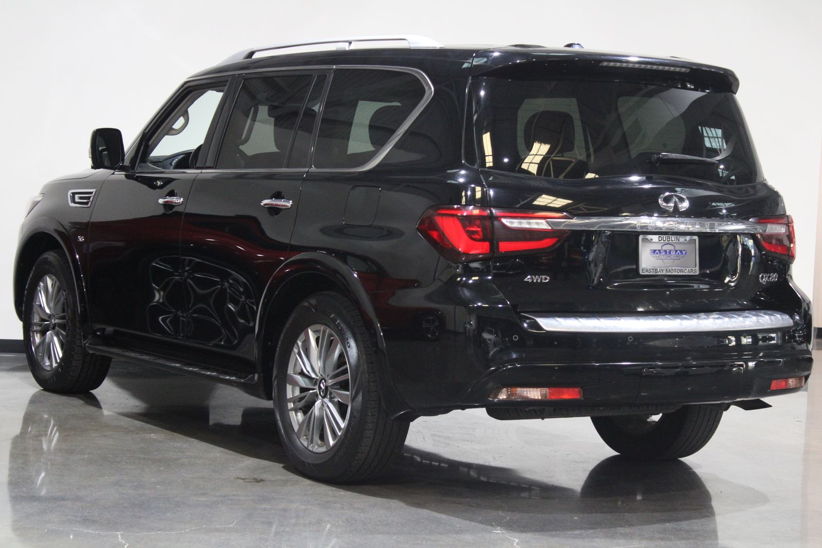 2020 INFINITI QX80 Luxe Image 11 of 41