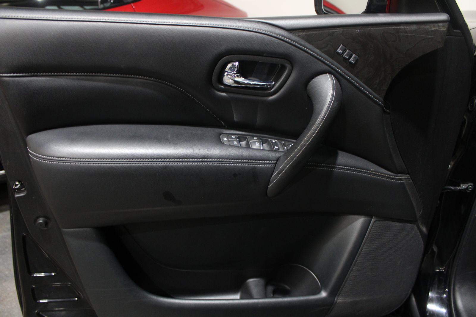 2020 INFINITI QX80 Luxe Image 37 of 41