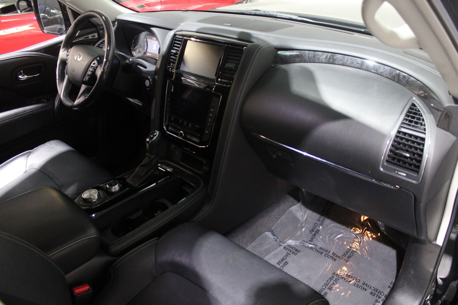 2020 INFINITI QX80 Luxe Image 30 of 41