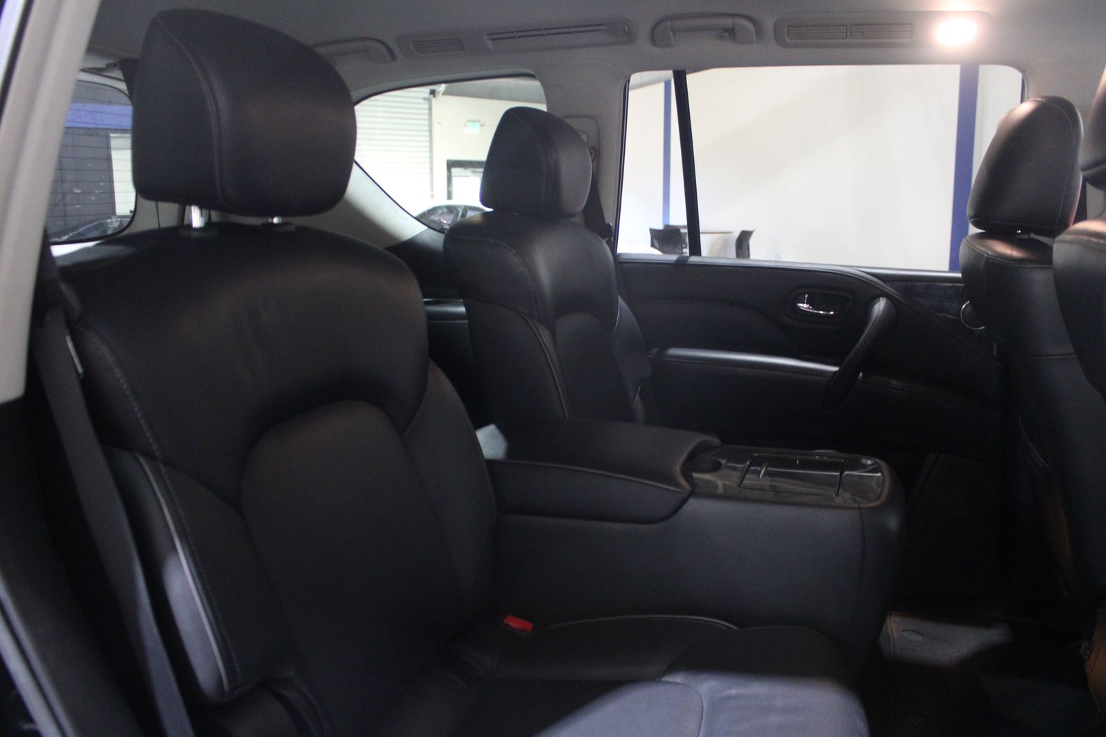 2020 INFINITI QX80 Luxe Image 16 of 41