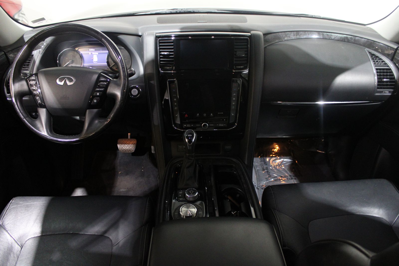 2020 INFINITI QX80 Luxe Image 28 of 41