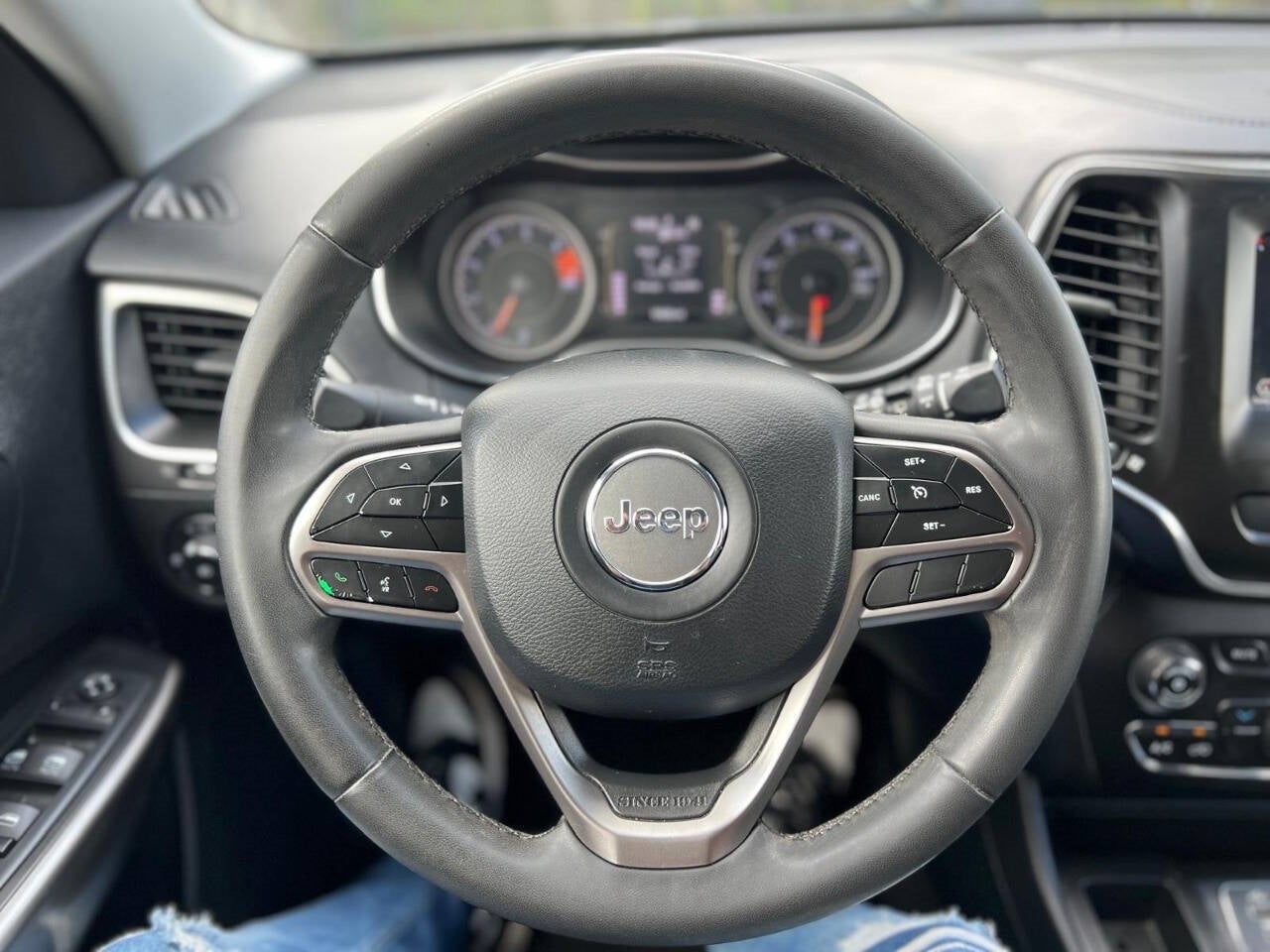 Vehicle image 26 of 41