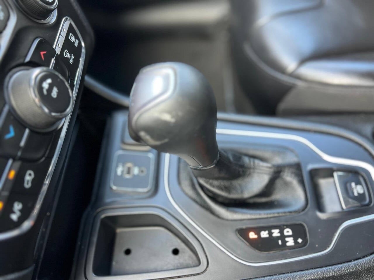 Vehicle image 18 of 41