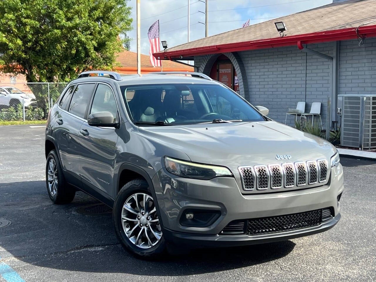 Vehicle image 4 of 41
