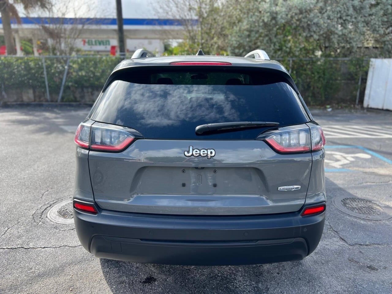 Vehicle image 8 of 41