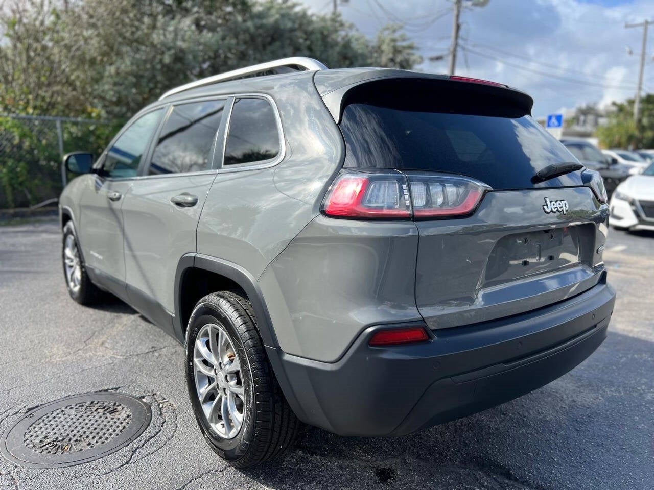 Vehicle image 9 of 41