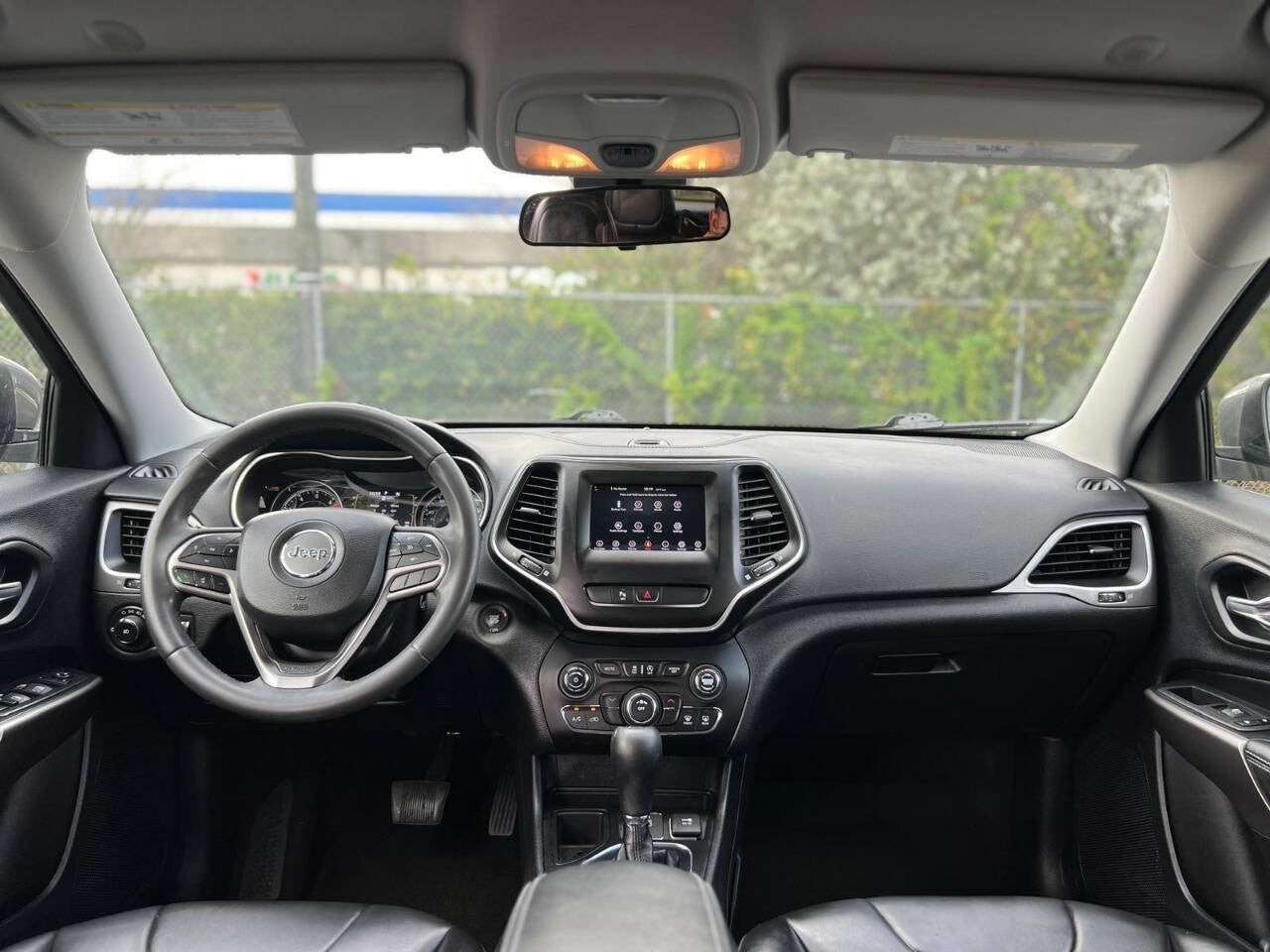 Vehicle image 29 of 41