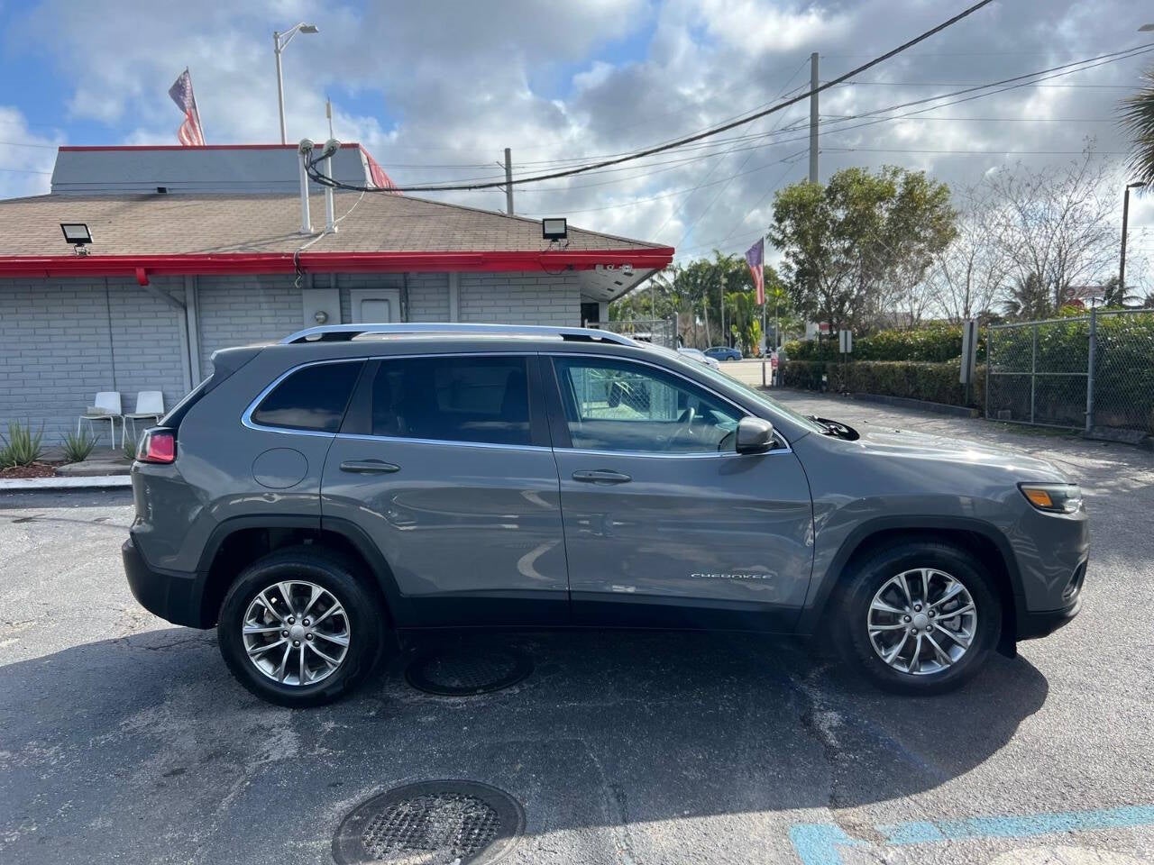 Vehicle image 5 of 41
