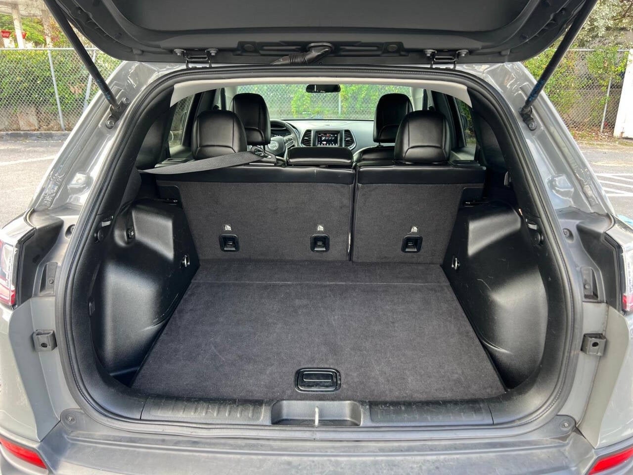 Vehicle image 13 of 41