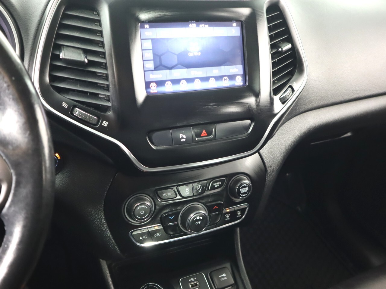 Vehicle image 14 of 49