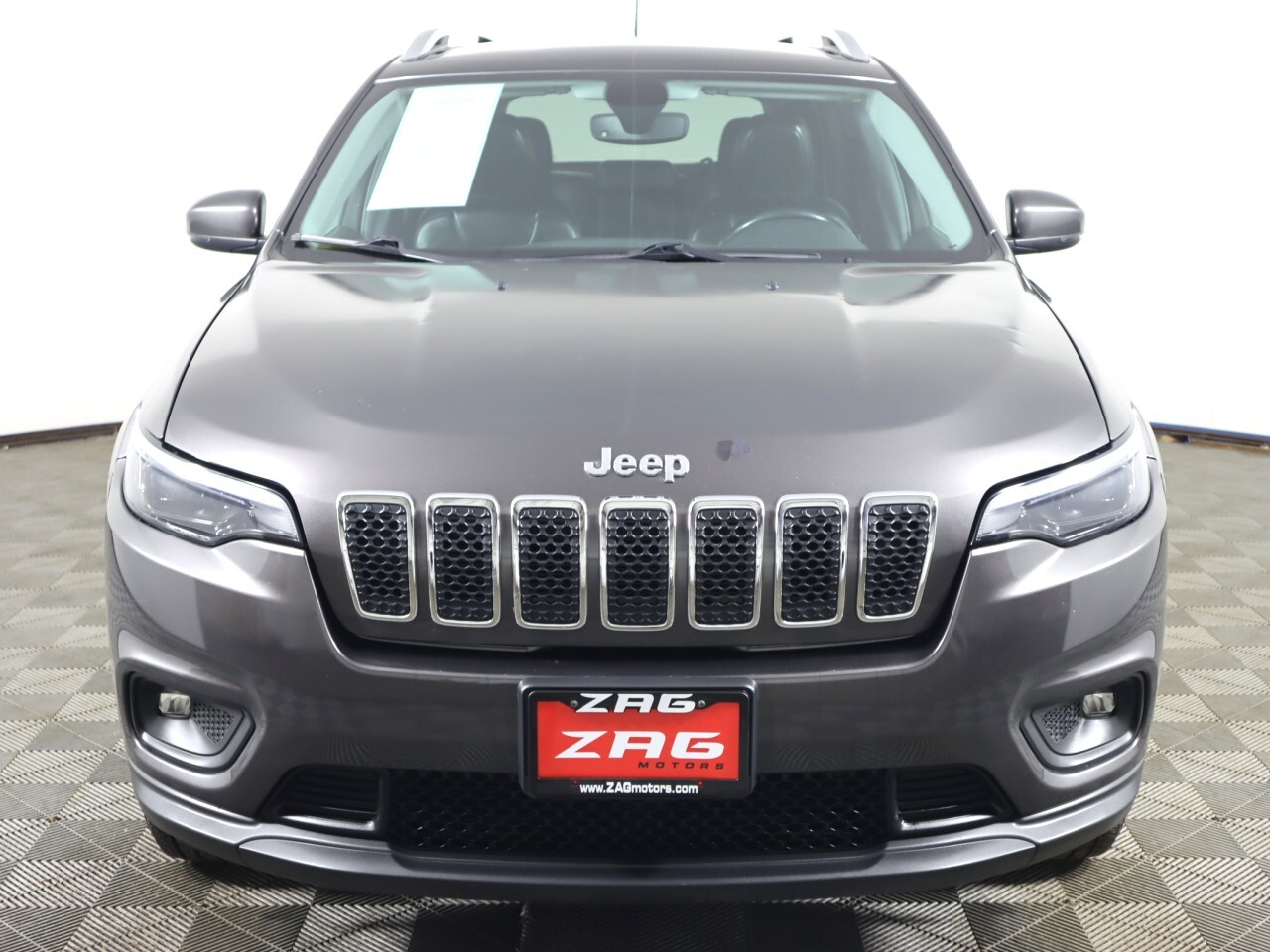 Vehicle image 2 of 49