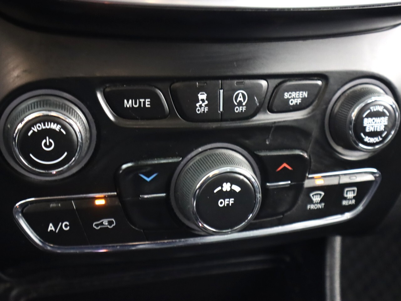 Vehicle image 23 of 49