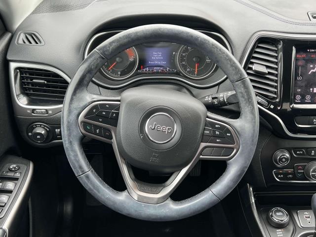 Vehicle image 31 of 37