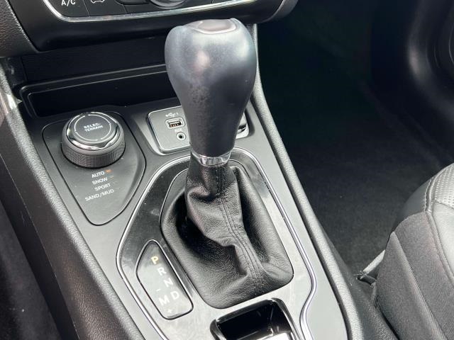 Vehicle image 14 of 37