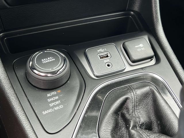 Vehicle image 15 of 37