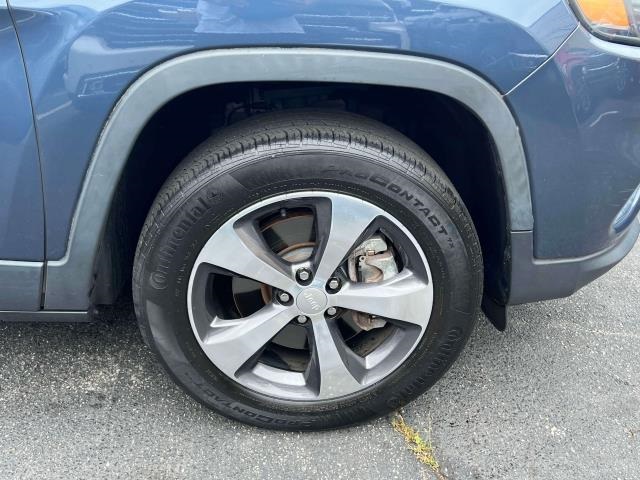 Vehicle image 7 of 37