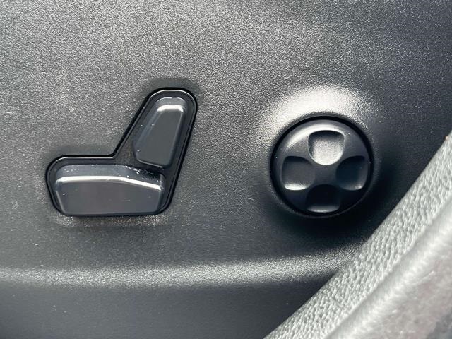 Vehicle image 21 of 37