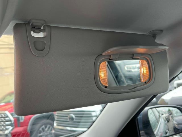 Vehicle image 33 of 37