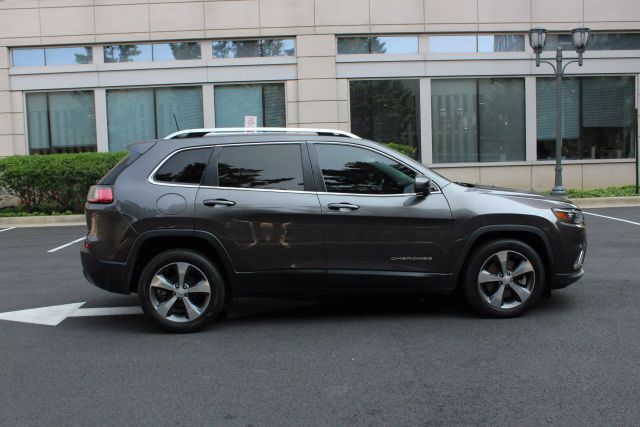 Vehicle image 4 of 46