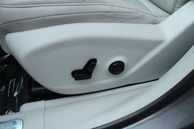 Vehicle image 15 of 46