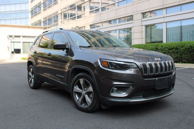 Vehicle image 2 of 46