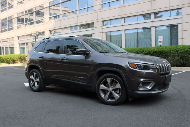 Vehicle image 3 of 46